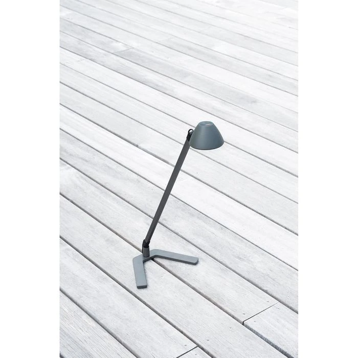 Waldmann Schreibtischlampe Lucio Warmweiß, Dimmbar, USB, Standfuß, Titan 8 Waldmann Schreibtischlampe Lucio Warmweiß, Dimmbar, USB, Standfuß, Titan – Bild 6